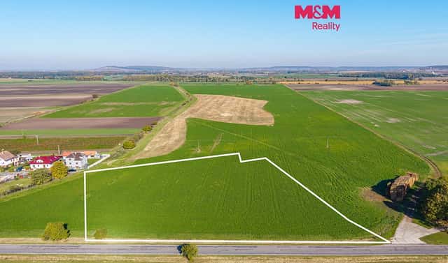 Prodej pole 10 510 m², Volárna, okres Kolín