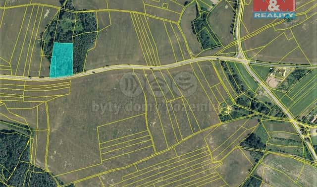 Prodej pozemku 3 972 m², Chvaletice, okres Pardubice