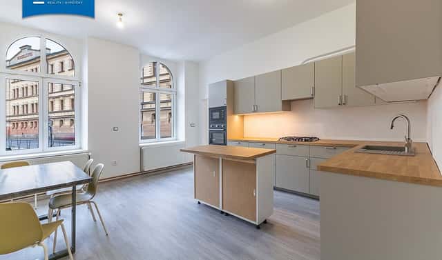 Pronájem bytu 4+1 130 m², Valdštejnská, Liberec – Liberec II-Nové Město