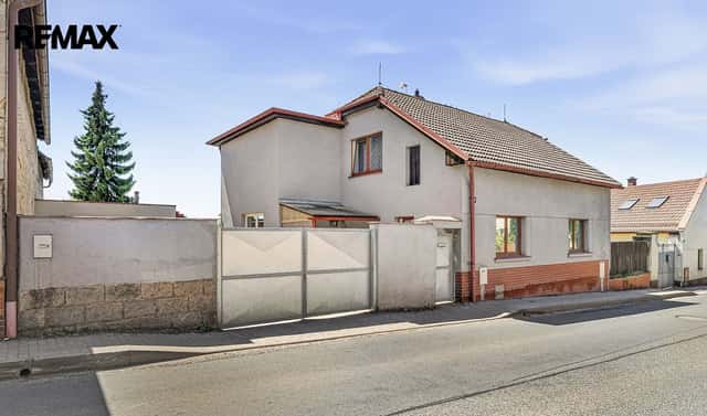 Prodej domu 200 m² s pozemkem 720 m², Zámecká, Jirny, okres Praha-východ