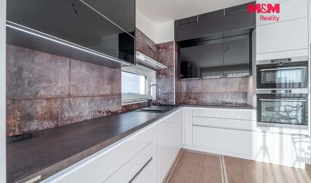 Prodej bytu 5+kk 112 m², Karlštejnská, Ořech, okres Praha-západ