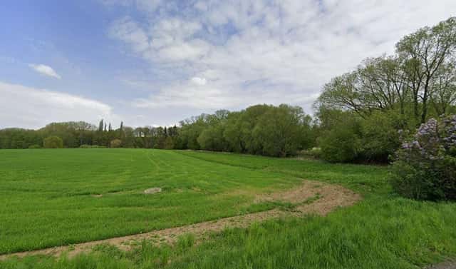 Prodej pole 4 623 m², Lékořicová, Květnice, okres Praha-východ