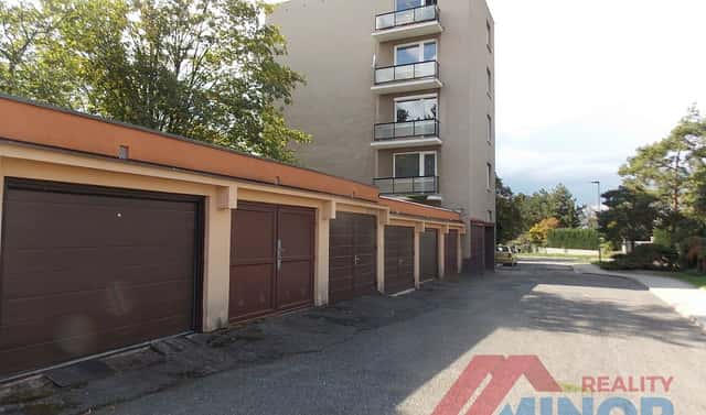 Pronájem garáže, 20 m2, elektřina k dispozici, ul. O. Scheinpflugové, Slaný, O. Scheinpflugové, Slaný, okres Kladno