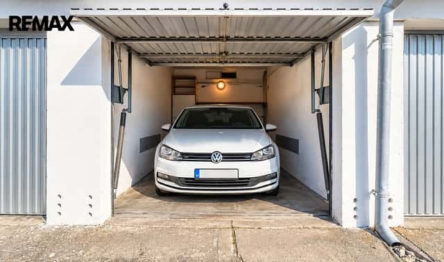 Prodej garáže, celková plocha 19m2, U Mostku, Hradec Králové - Pouchov, Hradec Králové