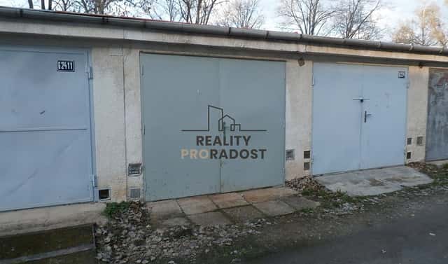 Pronájem garáže 18m2 ve Znojmě s elektřinou, pronájem garáž 18m2 Znojmo, Pod Soudním vrchem, Znojmo