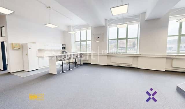 Pronájem kanceláře 421 m², Vavrečkova, Zlín