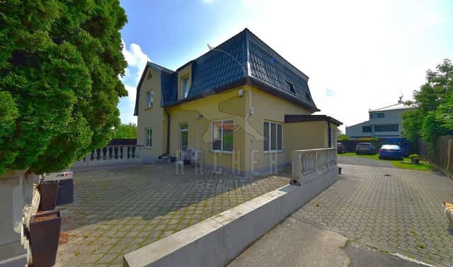 Prodej domu 247 m² s pozemkem 1 230 m², V lipách, Praha 9 – Koloděje