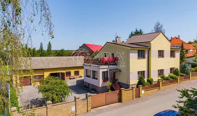 Prodej domu 320 m² s pozemkem 1 701 m², Mořina, okres Beroun