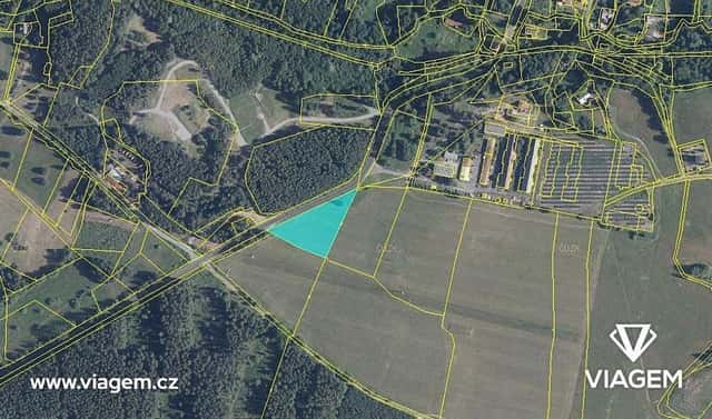 Prodej pole 1 880 m², Hamr na Jezeře, okres Česká Lípa