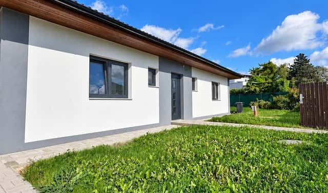 Prodej domu 107 m² s pozemkem 900 m², K Památníku, Mukařov – Žernovka, okres Praha-východ