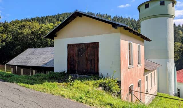 Skladovací prostor - garáž v Kořenově, Kořenov – Polubný, okres Jablonec nad Nisou