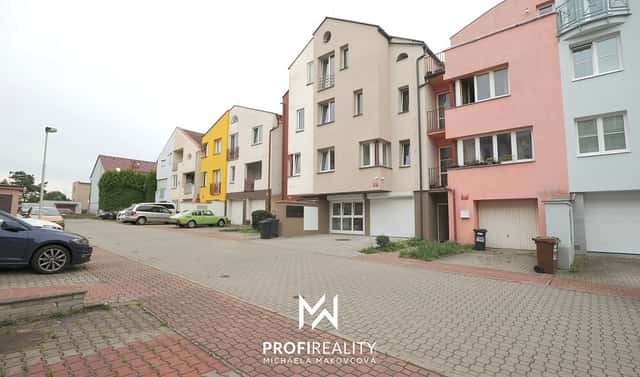 Pronájem bytu 1+kk 18 m², Hajní, Praha 9 – Kyje