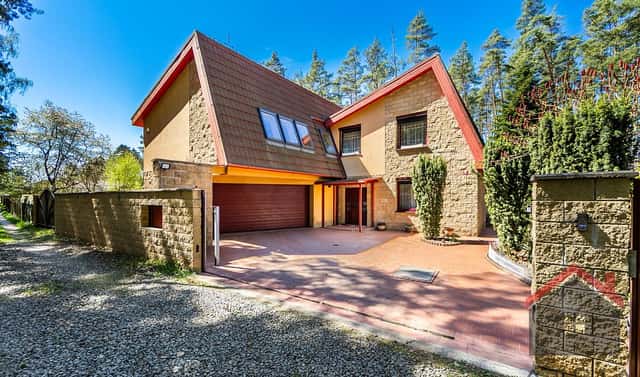 Prodej domu 275 m² s pozemkem 587 m², Rekreační, Plzeň – Lhota, okres Plzeň-město