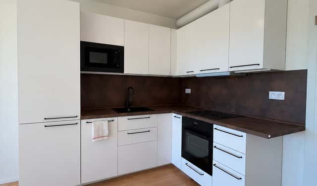 Pronájem bytu 1+kk 35 m², Pražská, Praha 10 – Hostivař