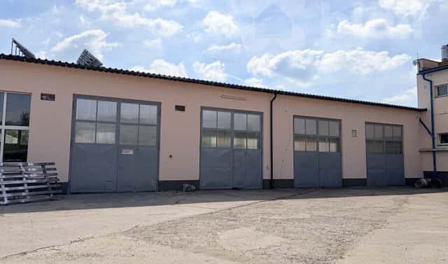 Pronájem výrobních prostor 445 m², Petra Bezruče, Pečky, okres Kolín