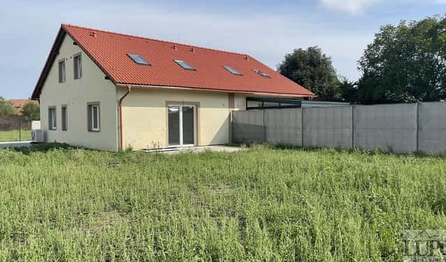 Prodej domu 128 m² s pozemkem 400 m², Spojovací, Postřižín, okres Mělník