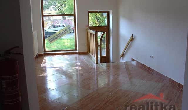 Prodej obchodních prostor 39 m², Nákladní, Opava – Předměstí