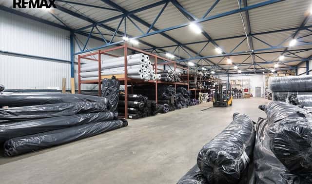 Prodej výrobních prostor 2 325 m², Strančice, okres Praha-východ