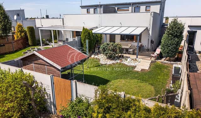 Prodej domu 174 m² s pozemkem 275 m², U Lesoparku, Zeleneč, okres Praha-východ