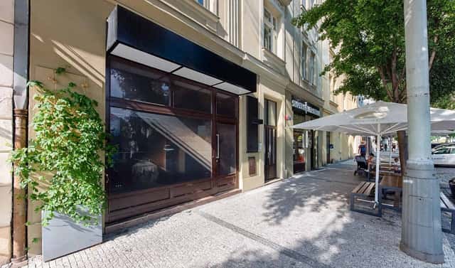 Pronájem obchodních prostor 220 m², Dejvická, Praha 6 – Dejvice