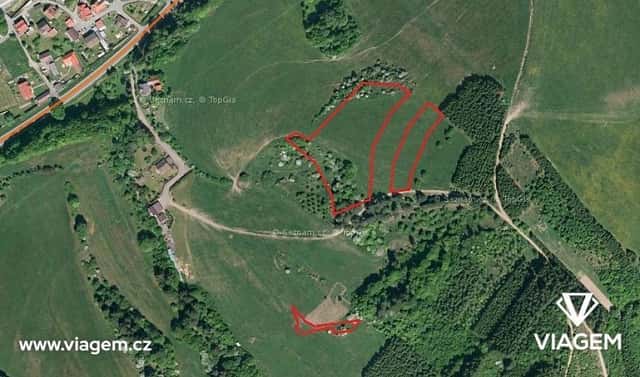 Prodej pole 1 403 m², Lhota u Vsetína, okres Vsetín
