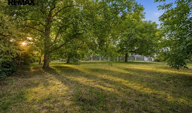 Prodej stavebního pozemku 1 063 m², Hájecká, Chýně, okres Praha-západ