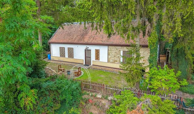 Prodej domu 80 m² s pozemkem 802 m², Brozany nad Ohří – Hostěnice, okres Litoměřice