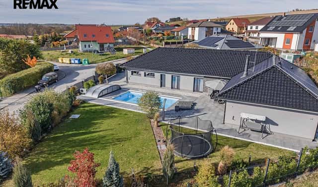 Prodej domu 221 m² s pozemkem 1 036 m², Královice, okres Kladno