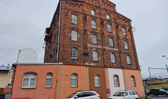 Pronájem obchodních prostor 400 m², Hálkova, Cheb