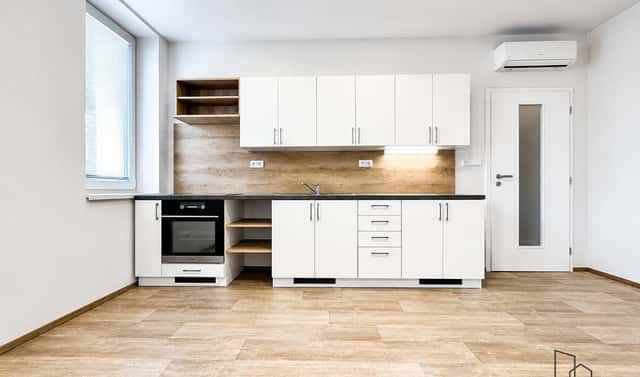 Pronájem bytu 2+kk 52 m², Národní třída, Hodonín