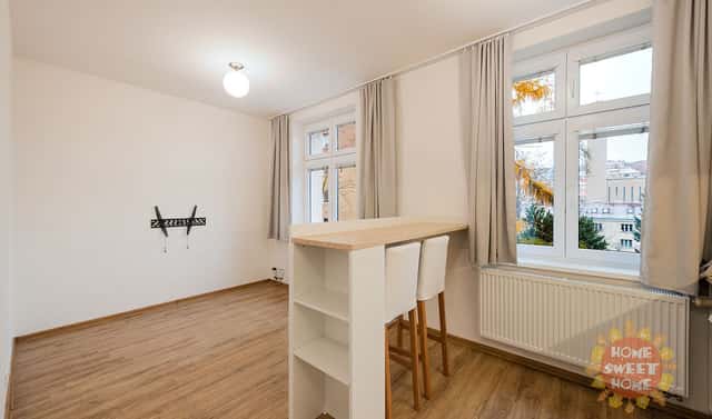 Pronájem bytu 2+kk 40 m², Plzeňská, Praha 5 – Smíchov