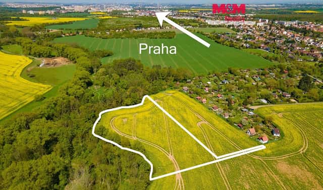 Prodej pole 9 488 m², Praha 10 – Benice