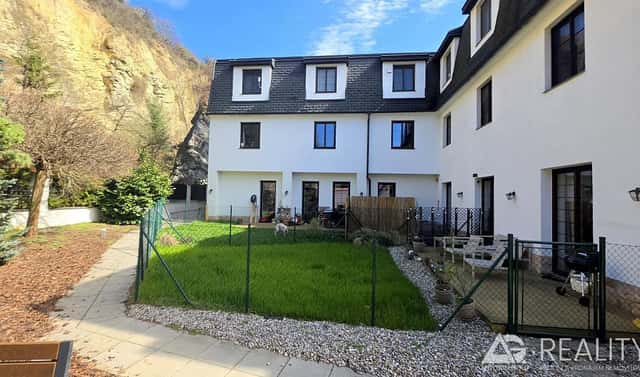 Prodej bytu 3+kk 88 m², Pod Žvahovem, Praha 5 – Hlubočepy