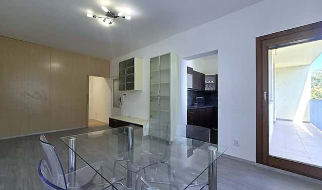 Pronájem bytu 3+kk 65 m², Na Kněžině, Týnec nad Sázavou – Brodce, okres Benešov