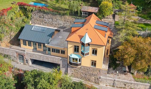 Prodej domu 308 m² s pozemkem 1 056 m², Praha 5