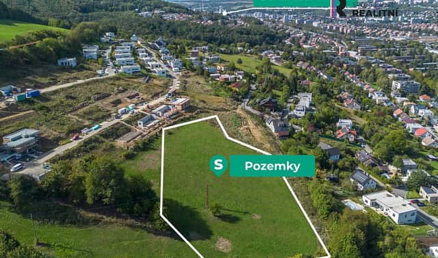 Prodej stavebního pozemku 8 375 m², Zlín – Příluky