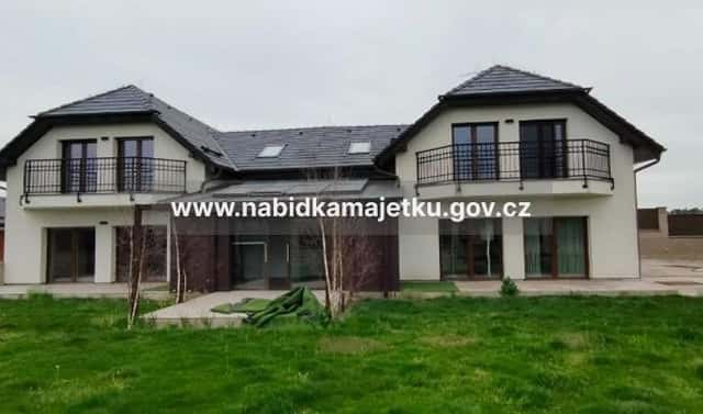 Prodej domu 767 m² s pozemkem 2 143 m², Drahňovice, okres Benešov
