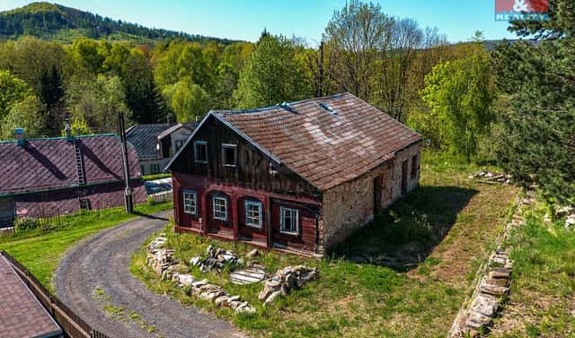 Prodej domu 100 m² s pozemkem 728 m², Staré Křečany, okres Děčín