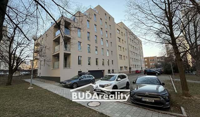 Pronájem bytu 2+kk 58 m², Lorencova, Zlín