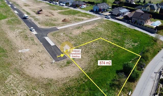 Prodej stavebního pozemku 874 m², U Větrolamu, Strakonice – Dražejov