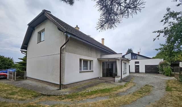 Prodej domu 250 m² s pozemkem 1 373 m², Boseň, okres Mladá Boleslav