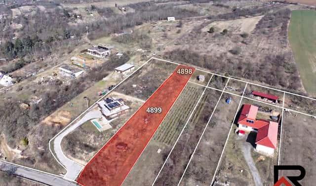 Prodej stavebního pozemku 1 815 m², Dolní Kounice, okres Brno-venkov