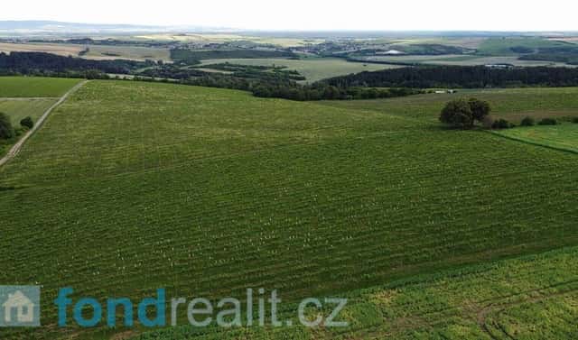 Prodej pozemku 27 055 m², Ořechov, okres Uherské Hradiště