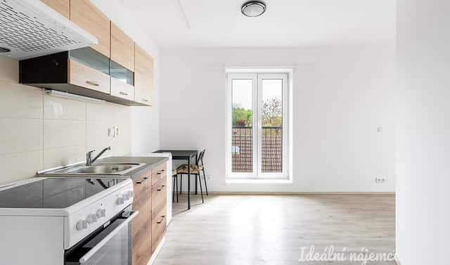 Pronájem bytu 1+kk 23 m², Škvorec – Třebohostice, okres Praha-východ