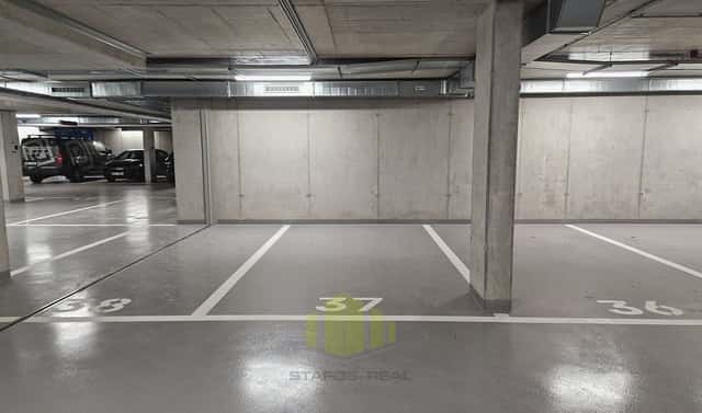 Pronájem vnitřního parkovacího stání, Hněvotínská, Olomouc, Hněvotínská, Olomouc – Nová Ulice