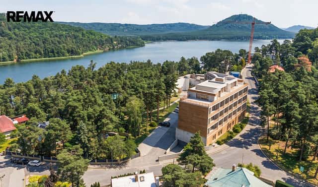 Prodej komerčního pozemku 3 913 m², Doksy, okres Česká Lípa