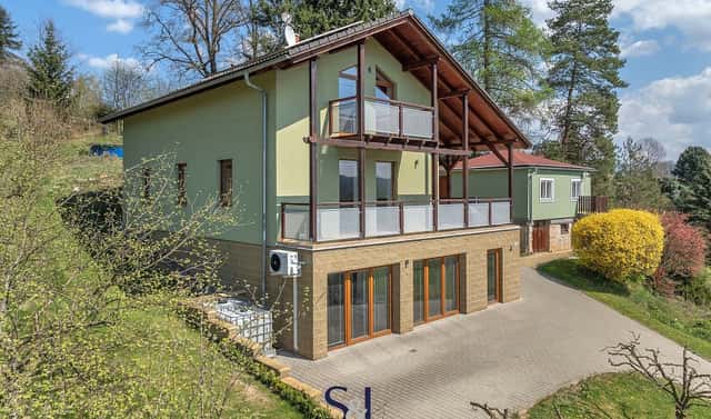 Prodej domu 363 m² s pozemkem 2 239 m², Turnov – Pelešany, okres Semily