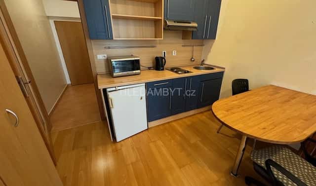 Pronájem bytu 1+kk 30 m², Velké Kunratické, Praha 4 – Kunratice