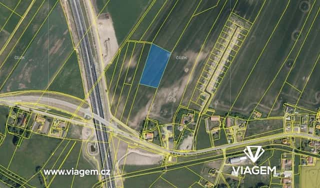 Prodej pole 1 992 m², Dolní Ředice, okres Pardubice