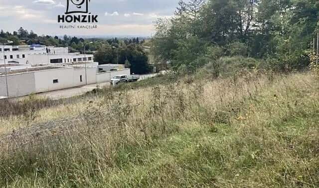 Prodej stavebního pozemku 1 353 m², Podholí, Praha 6 – Lysolaje